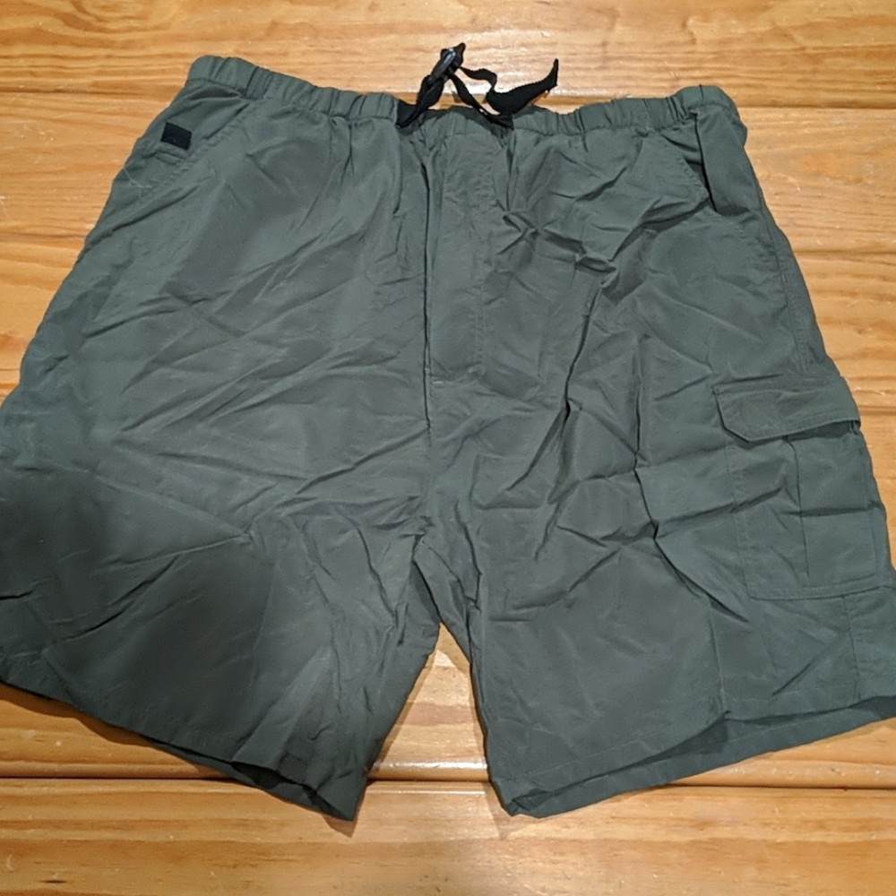 Men's extra large olive green hiking shorts